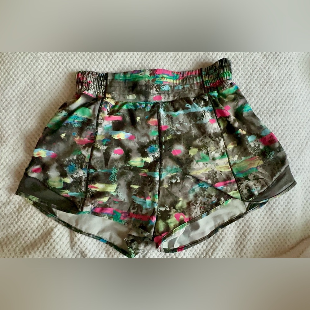 Lululemon Hotty Hot High-Rise Lined Short 4"